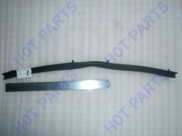 картинка УПЛОТНИТЕЛЬ КАПОТА ПЕРЕДНИЙ LF SOLANO, SOLANO NEW -- не разобрано 2 B8402811